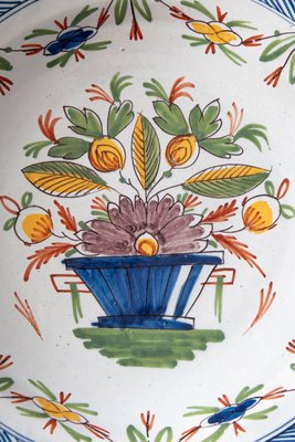 Dutch Delft Polychrome Floral Dish, 18th Century for sale at Pamono