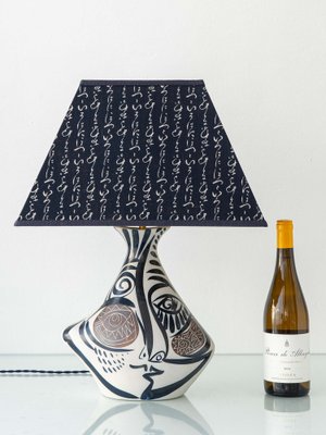 Kubistische Vintage Tischlampe aus Keramik mit handbemaltem Gesicht & neuem Schirm, Spanien bei Pamono kaufen