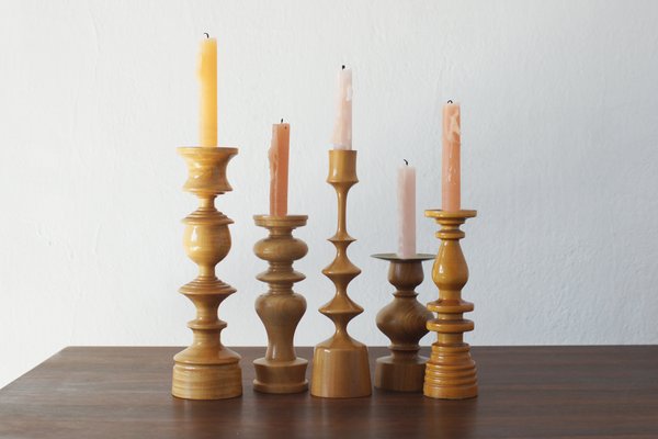 Skandinavische Kerzenhalter aus Holz, 5 . Set bei Pamono kaufen