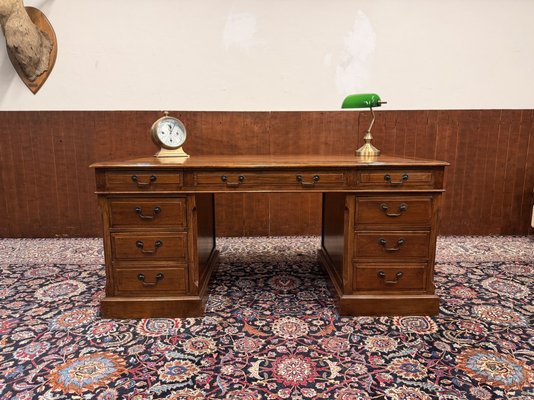 Bureau Ancien Anglais Chesterfield Bois Massif, 9 Tiroirs, Marron Patiné, Vintage
