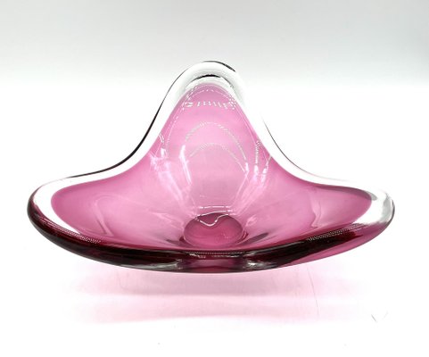 Scandinavian Pink Coquille Glass Bowl by Paul Kedelv for Flygsfors