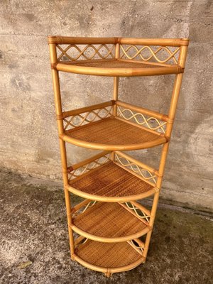 Fnf Regal Eckregal aus Rattan & Bambus, 1972 bei Pamono kaufen