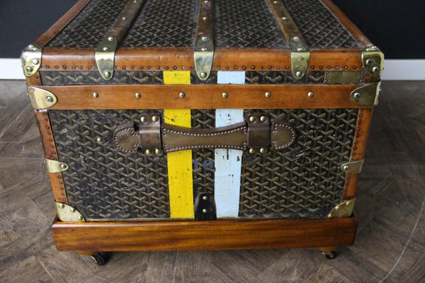 Herringbone Canvas Trunk from Goyard, 1920s for sale at Pamono