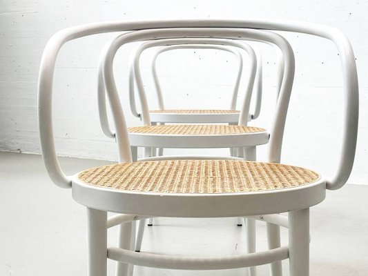 Model 209 Bentwood Chair from Thonet, 2020 for sale at Pamono