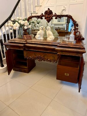 Antikes viktorianisches Sideboard aus geschnitztem Mahagoni mit Spiegelrückseite, 1850er bei Pamono kaufen
