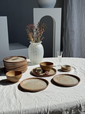 Beige Steingut Teller, 11 . Set bei Pamono kaufen