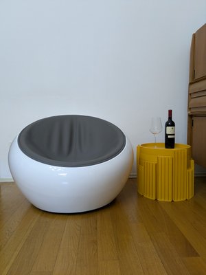 Vintage Space Age Ball Chair, 1990s for sale at Pamono