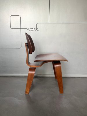 DCW Dining Chair in Wood by Charles & Ray Eames, 1945 for sale at