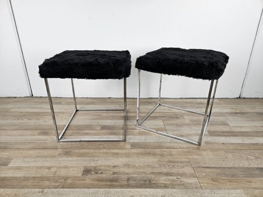 Sgabelli vintage in metallo cromato con sedili in pelliccia nera