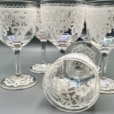 White Enamel Lace and Iridescent Murano Wine Glasses by Salvatori Venetia  Pizzo, 1950s, Set of 6 for sale at Pamono