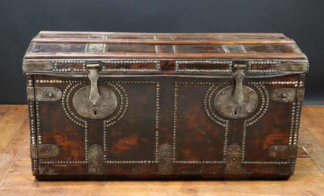 Antique Leather Chest For At Pamono Antique Leather Chest For At Pamono