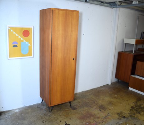 Schmaler Kleiderschrank von Monke Furniture, 1950er bei Pamono kaufen