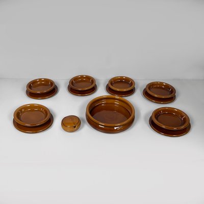 Braunes italienisches Mid-Century Keramik Geschirr von F. Bettonica für Gabbianelli, 1970er, 14 . Set bei Pamono kaufen