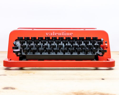 Olivetti Valentine Typewriter, 1970 for sale at Pamono