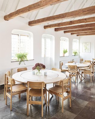 Hector Heller Esstisch 120 aus Eiche von Eberhart Furniture bei Pamono kaufen
