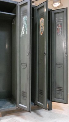 Vintage Italian Metal Military Locker from Officina Di Ricerca