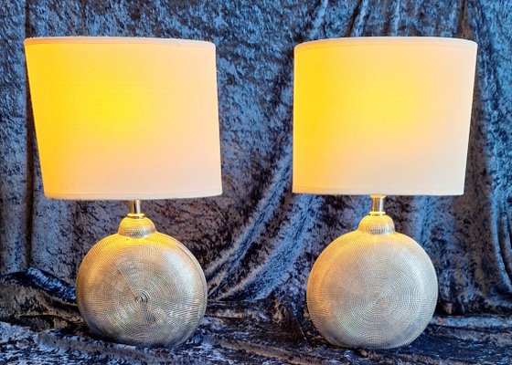 Lampada Da Tavolo Lola Derek In Metallo Argentato Con Sfere Trasparenti, Stile Arabesco E Moderno, Paralume In Seta, Attacco E14, 42 Cm