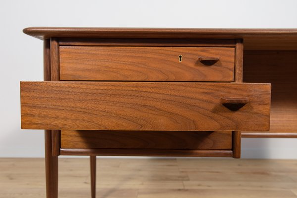 Mid-Century Teak Model Desk by Goran Strand for Lelangs