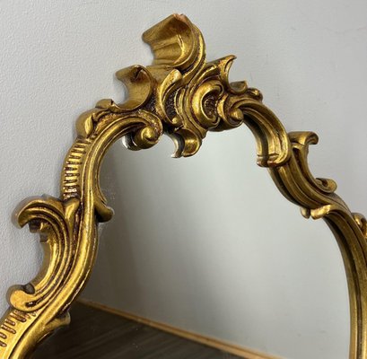 Verzierter französischer Vintage Wandspiegel mit Gold-Finish