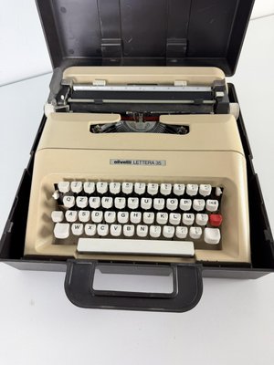 35 Portable Typewriter from Olivetti Lettera, 1972 for sale at Pamono