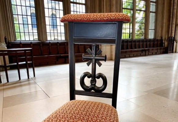 Antique French Prie-Dieu Prayer Chair with Carved Cross, 1890s for