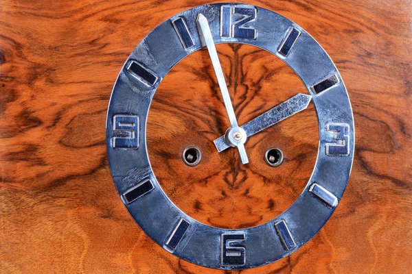 Art Deco Table Clock in Walnut, Czech, 1920s for sale at Pamono