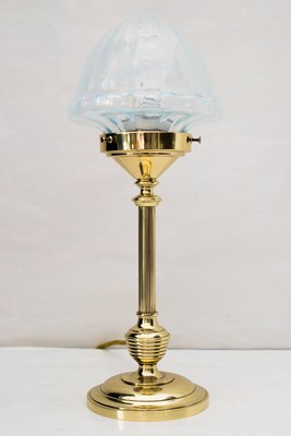 Lámpara de mesa Art Déco con pantalla de vidrio opalino, años 20 en Pamono