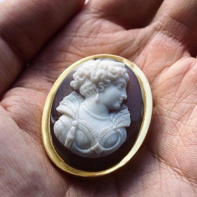 Broche pendentif camée antique en argent 900 et coquillage sculpté
