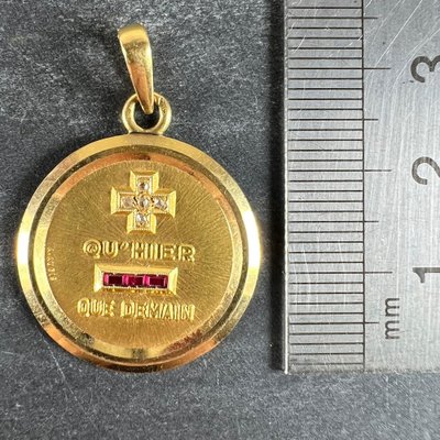 Pendentif Médaille D'amour AUGIS Or 18k Rubis - Gravure 'plus Qu'hier, Moins Que Demain' - Vintage