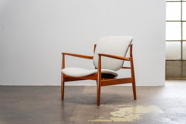 Model 136 Lounge Chair in Teak by Finn Juhl for France & Søn
