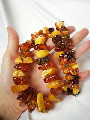 Petit Collier En Perles D'ambre Baltique - Bijou Occasion En Bon état - Pierre Naturelle D'ambre
