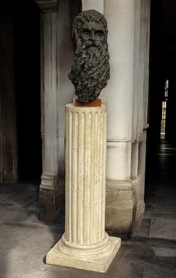 Large Bust on Corinthian Column Display Stand for sale at Pamono