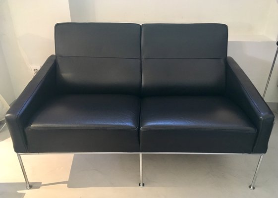 Model 3302 Airport Sofa By Arne Jacobsen For Fritz Hansen 1950s