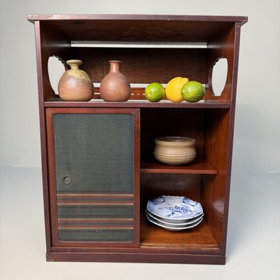 Kleiner japanischer Chadansu Schrank mit Schiebetüren, Japan, 1930er bei Pamono kaufen