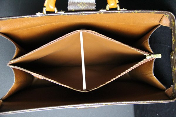 Louis Vuitton Monogram Pilot or Doctors Bag, 1990s for sale at Pamono