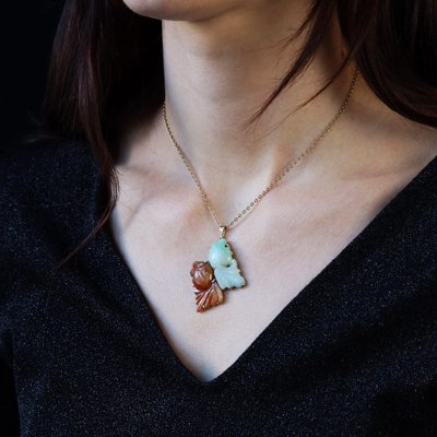 Pendentif Or Blanc 18 Carats Avec Rose De Corail Et Jade Violet – Neuf Avec étiquettes
