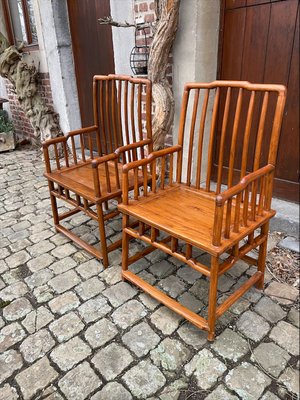 Table d'autel asiatique en bois de rose sculpté En vente sur