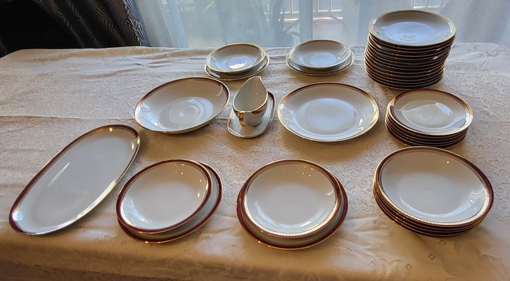 Sologne Porzellan Tafelservice mit Feingold Verzierung, Frankreich, 38 . Set bei Pamono kaufen