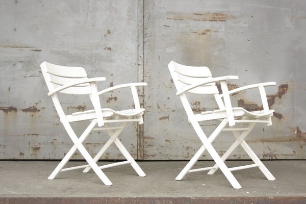 Klappbare Vintage Gartenstuhle Aus Weiss Lackiertem Holz Von Herlag 2er Set Bei Pamono Kaufen