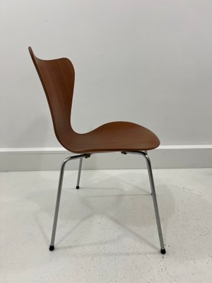 Suite de 6 chaises Série 7 – Arne Jacobsen pour Fritz Hansen - Ameublement