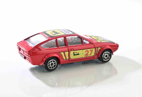 Minichamps 1:43 Alfa Romeo Alfetta GTV Ano de construção 1976 branco