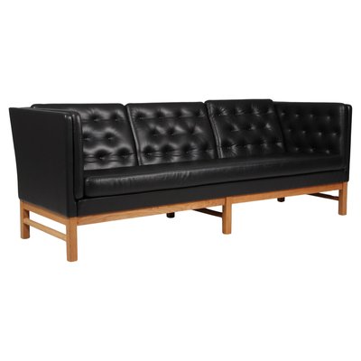 Danish Vintage 3-Seater Sofa　ヴィンテージソファ Vintage Danish EJ 315/3 Sofa in Black Leather and Oak Frame by