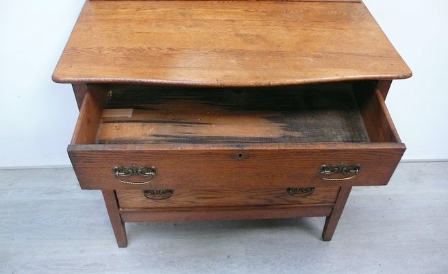 Antique Serpentine Tiger Oak Dresser with Mirror, 1890s for sale at Pamono Antique Serpentine Tiger Oak Dresser with Mirror, 1890s for sale at Pamono