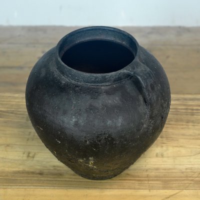 Antique Earthenware Pot from Moldova, 1850s for sale at Pamono display picture 1
