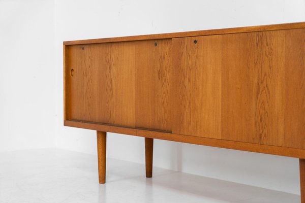 RY26 Sideboard by Hans J. Wegner for Ry Møbler for sale at Pamono