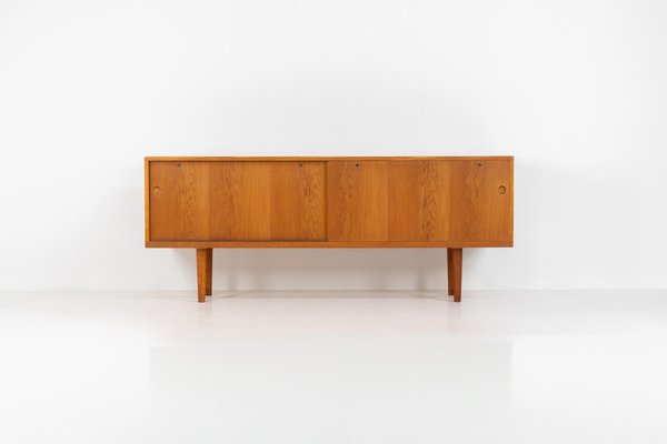 RY26 Sideboard by Hans J. Wegner for Ry Møbler for sale at Pamono