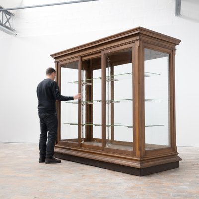 20世紀中期｜フランス｜ジュエリーディスプレイ台 Museum Display Case, France, Early 20th Century for sale at Pamono
