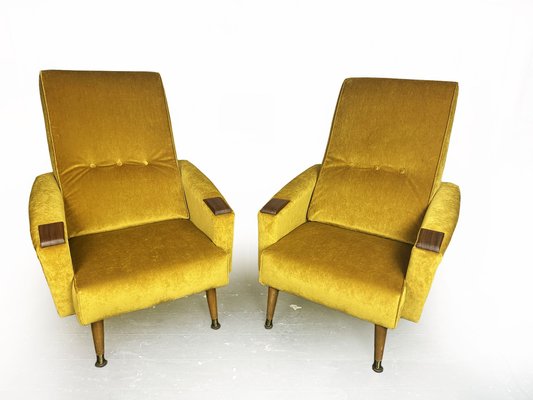 Mid-Century Modern Kaminsessel mit Details aus Teakholz, 1960er, 2er Set bei Pamono kaufen