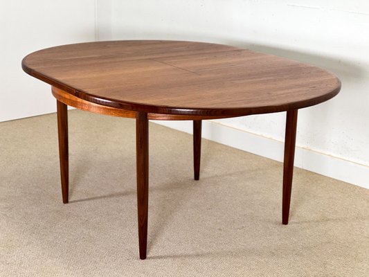 Round Extendable Dining Table from G-Plan, 1960 for sale at Pamono