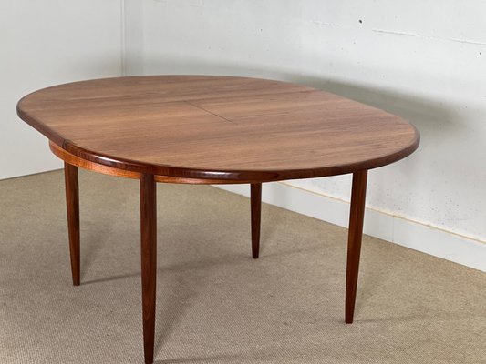 Round Extendable Dining Table from G-Plan, 1960 for sale at Pamono